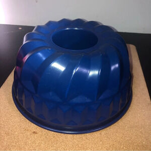 Kaiser Cake Pan Jelly Mold  Dish Blue 8.5” Made in Germany Non Stick
